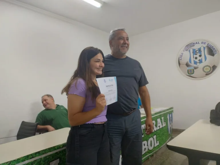 Capacitación integral jerarquiza y formaliza la actividad arbitral en el fútbol pampeano