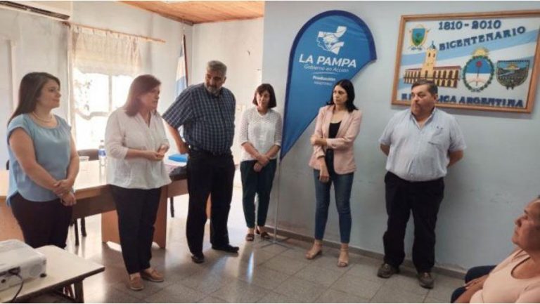 Fueron entregados más de 20 créditos para productores oesteños