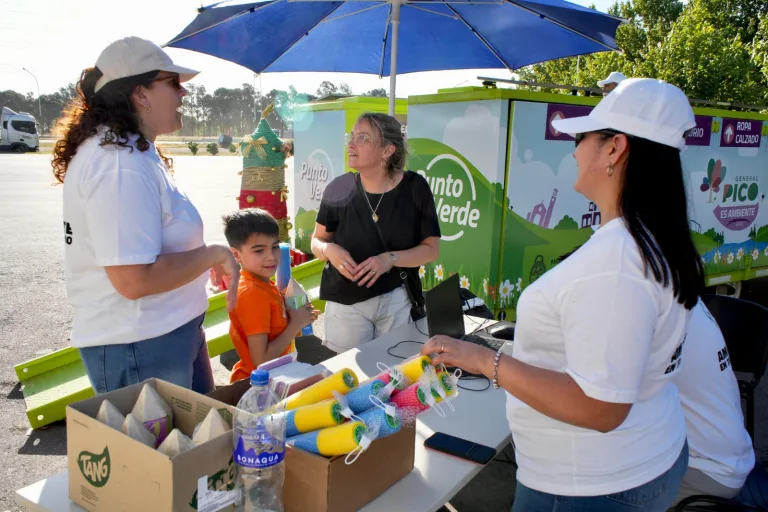 Eco-canje: “Los pequeños son los mejores embajadores del hogar en educación ambiental”, destacó Melina Medus