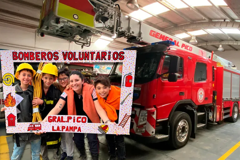 A 63 años de compromiso, los Bomberos Voluntarios de General Pico abren su cuartel a la comunidad con una jornada de aprendizaje y diversión