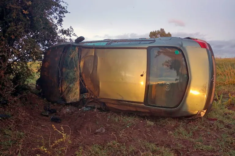 Vuelco en Ruta Provincial 102: Un joven resultó herido y fue trasladado al Hospital Centeno