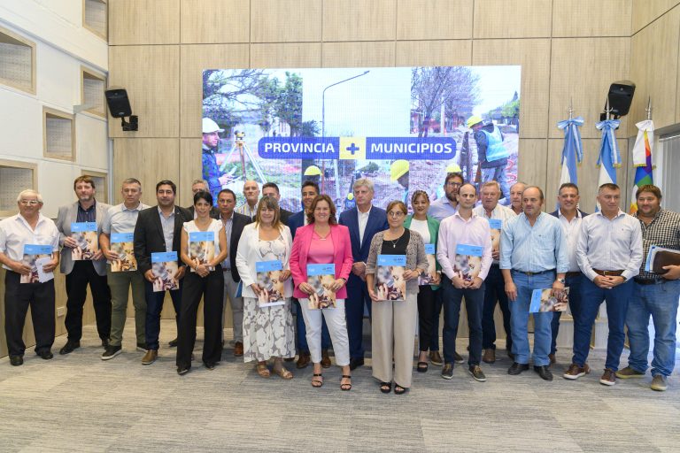 Ziliotto firmó convenios de obras por más de 914 millones con 19 localidades