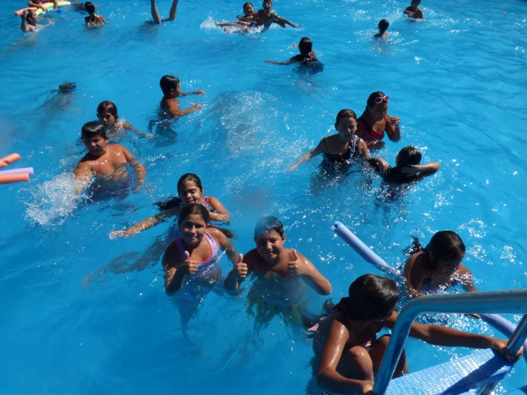 Actividades de intercambio entre las colonias de vacaciones de Anguil y Uriburu