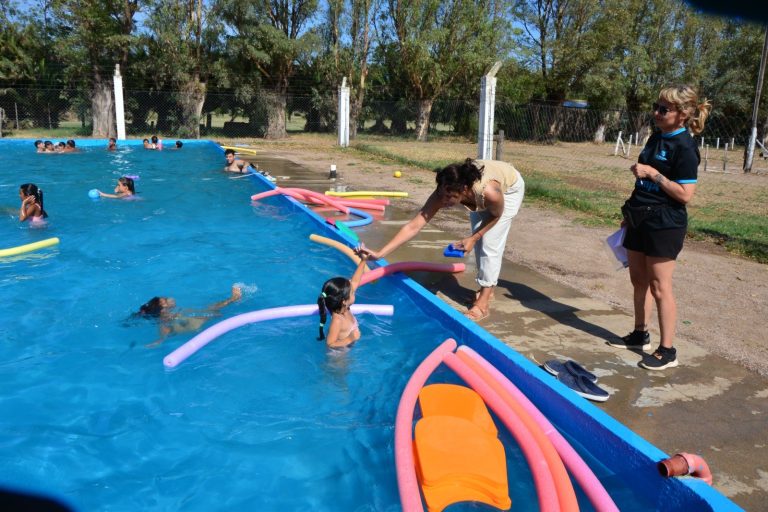 Alta concurrencia a las colonias de vacaciones de Lagos y Van Praet