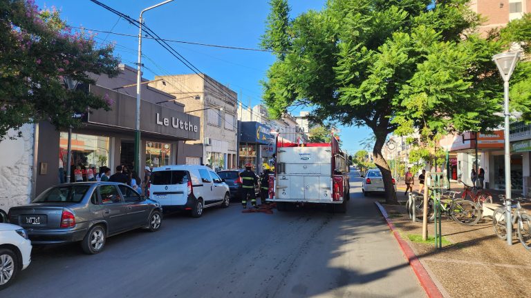 Principio de incendio en Le Utthe: rápida intervención de bomberos en el centro de la ciudad
