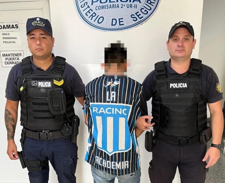 Importante operativo policial en barrio Peñi Ruca finaliza con la captura de presunto asaltante