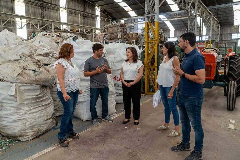 14 emprendimientos reciben 22.4 millones de pesos y avanzan inversiones en General Pico