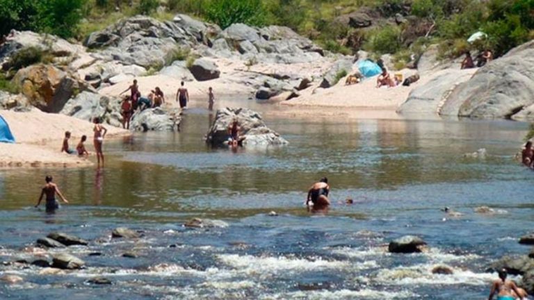 Tragedia en las Sierras de Córdoba: un hombre que trabajaba en La Pampa pierde la vida al arrojarse al río San Antonio