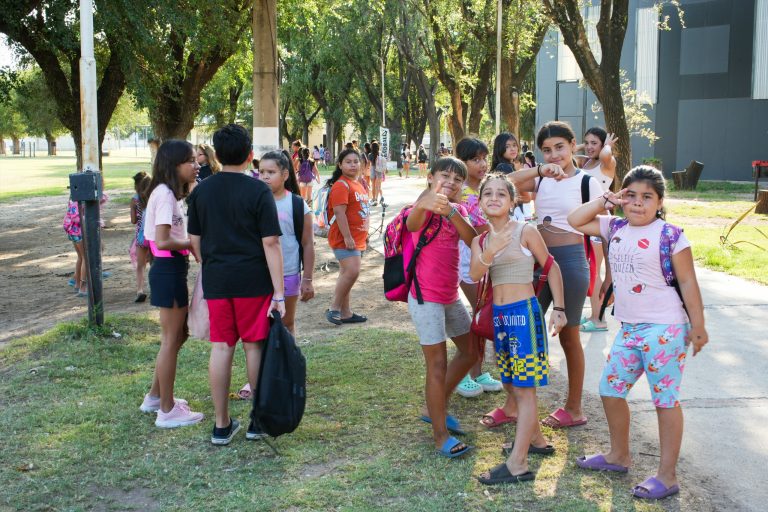 Con más de un millar de asistentes, arrancó el Pro Vida Verano 2025 en General Pico