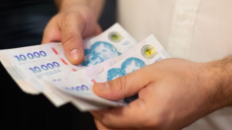 Cierre de paritarias 2025: los números finales de los salarios estatales en La Pampa y en Nación