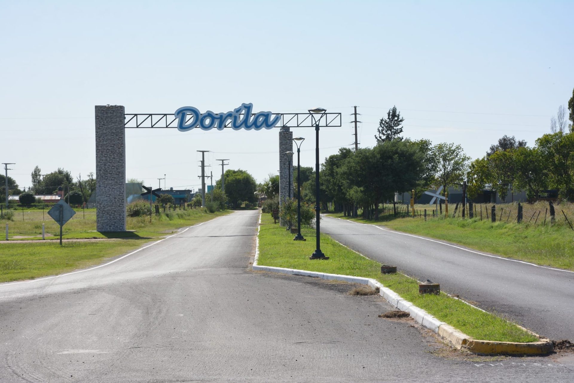 Un joven jinete de 21 años sufrió graves lesiones al caerle el caballo encima durante un evento en Dorila