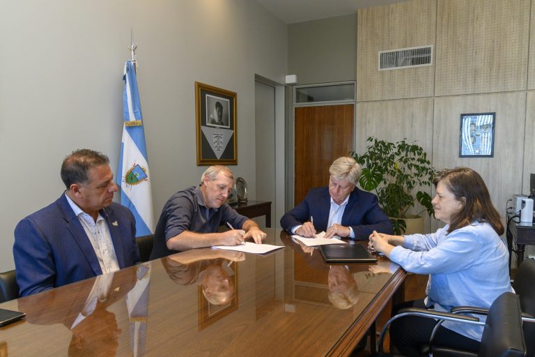 La Provincia invertirá $1.200 millones en un nuevo frigorífico en Anchorena