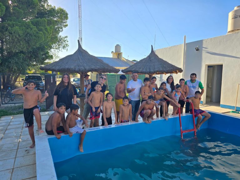 La Reforma recibió luminarias LED para un predio deportivo