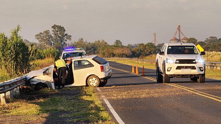 Un auto impactó dos veces contra el guardarrail en ruta 102 cuando circulaba de Pico a Metileo