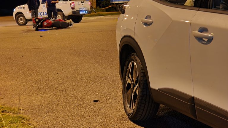 Dos hospitalizados tras un choque en Avenida Isidoro Brunengo y calle 327