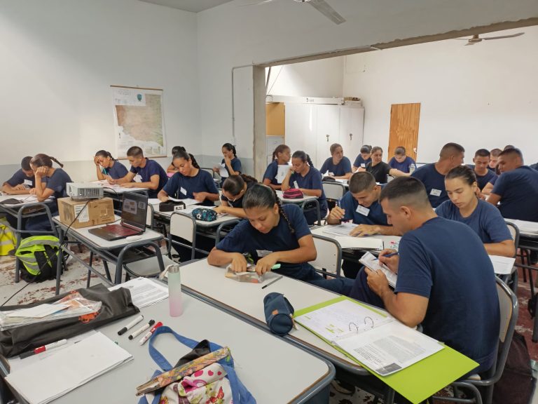 El Instituto Superior Policial refuerza la formación de aspirantes con un intenso período de ambientación