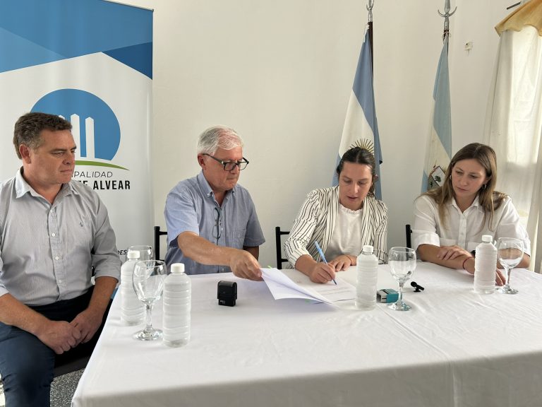 Intendente Alvear avanza en el recambio de luminarias LED: ya suman 641 y alcanzan el 50% del alumbrado público