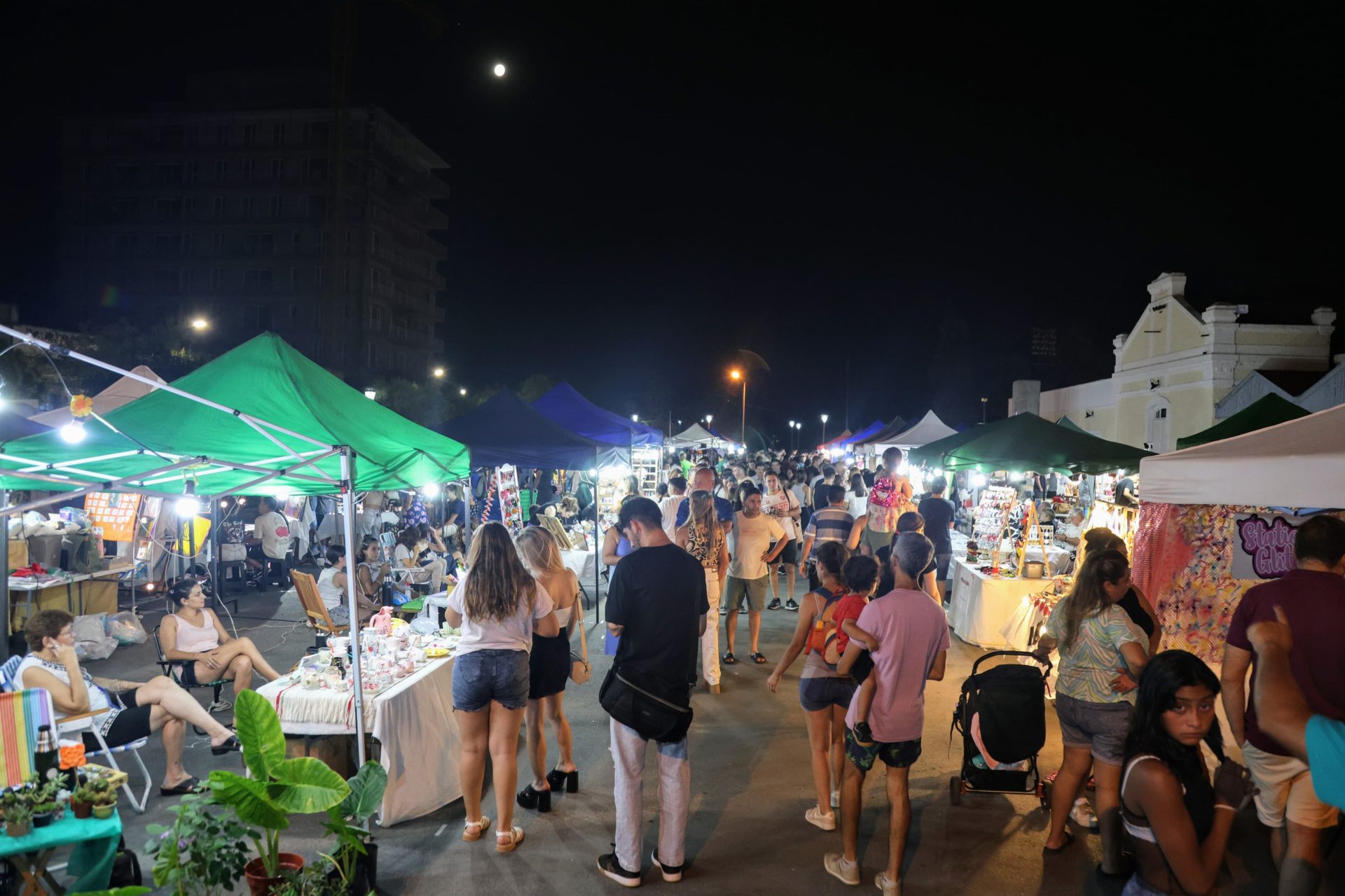 “Yo Amo a Pico”: éxito de la feria de emprendedores con más de 100 stands y gran convocatoria