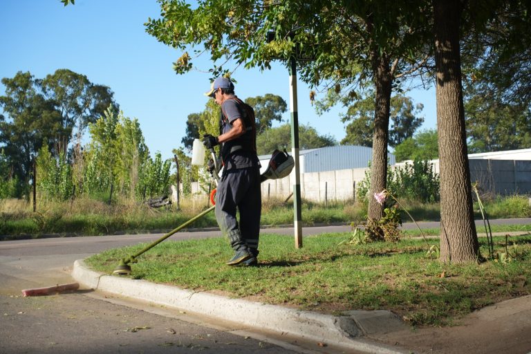 General Pico refuerza la limpieza urbana con una nueva jornada en barrio Bicentenario