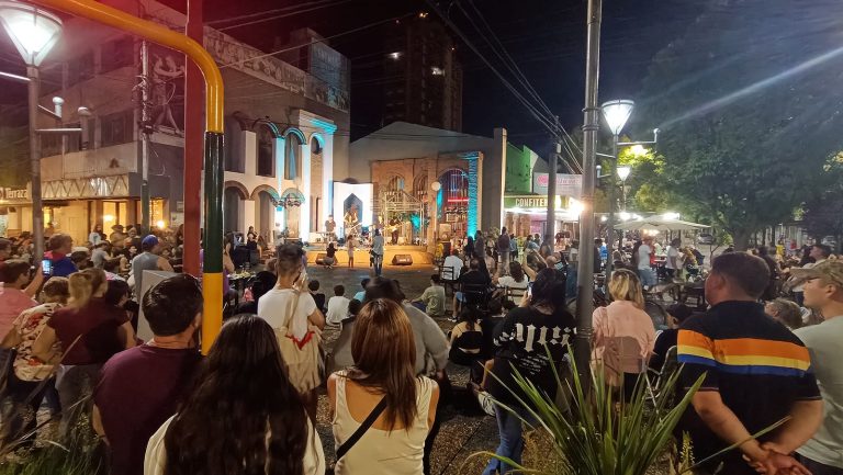 Disfrutá Pico: “la gente se ha adueñado del microcentro, es muy lindo vivir esta fiesta todos los domingos”, señaló Andrea Elizondo