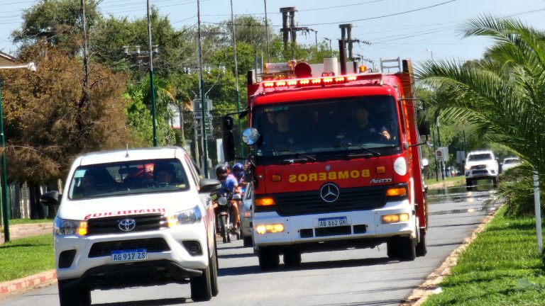 Incendio en un taller de electricidad de Barrio Talleres: pérdidas totales en un sector y amplio despliegue de emergencia