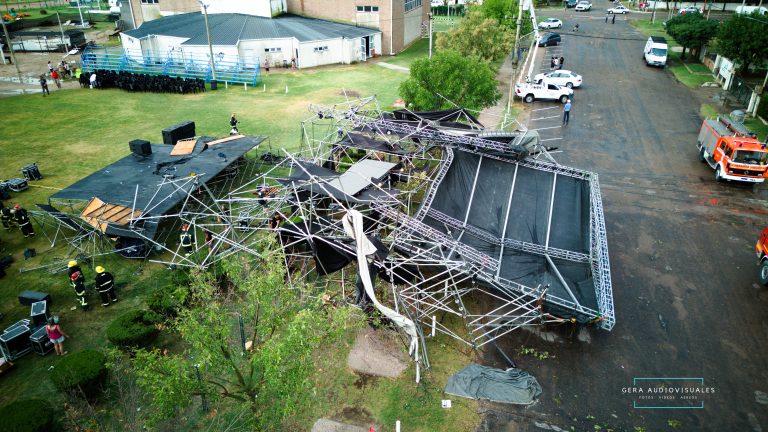 El viento arrasó con el escenario de la Fiesta de la Sal en General San Martín