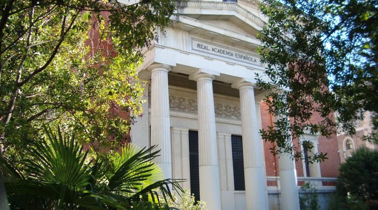 La RAE eliminó dos letras del abecedario: cuáles y por qué