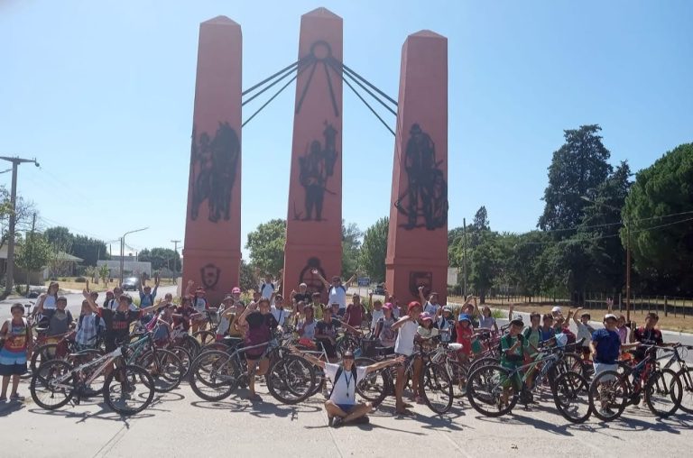 Intendente Alvear cerró con éxito el Programa ProVida 2025: más tiempo en la pileta y una colonia inclusiva