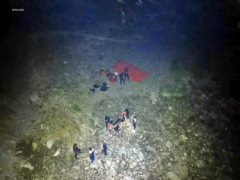 Con un dron, rescataron a una familia pampeana varada en el cañón del Diamante