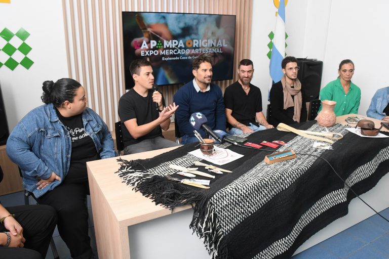 Arte, tradición y talento pampeano se dan cita este sábado en la Expo Mercado Artesanal