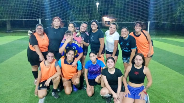 Comienza torneo de fútbol femenino “Entre Barrios”, con 150 jugadoras en cancha