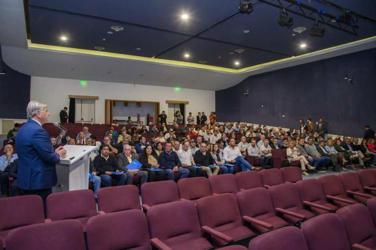Ziliotto lanzó créditos a tasa cero para renovar la flota automotor de los municipios