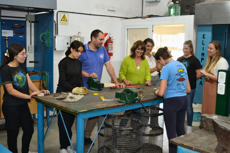Educación recorrió instituciones en Jacinto Arauz