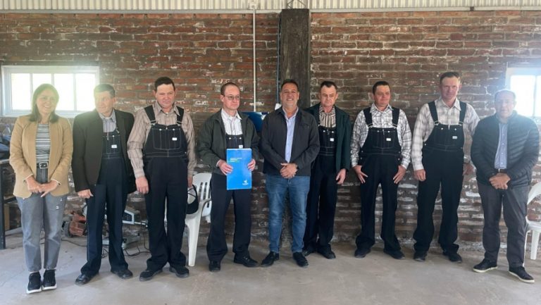 Gobierno matriculó una Cooperativa de Trabajo en Colonia Menonita