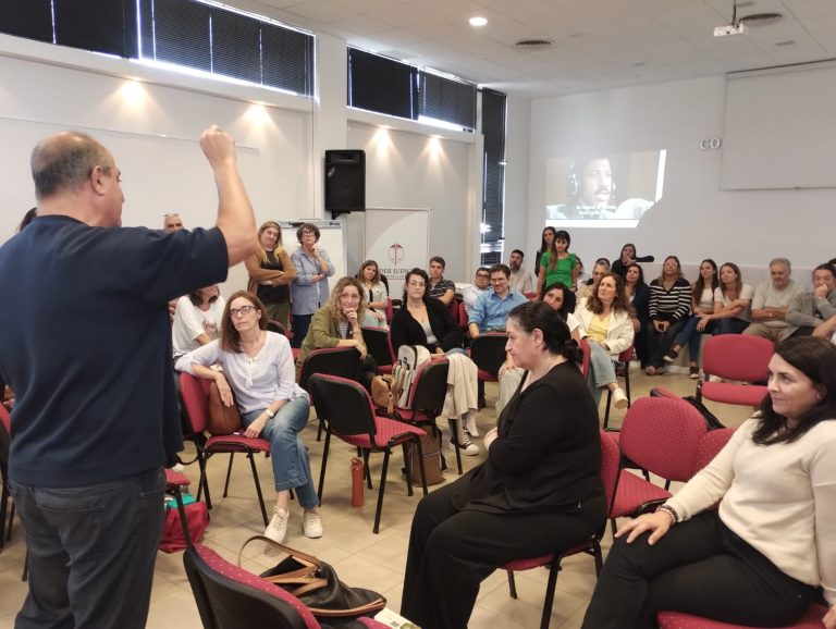 Cambio Judicial: ideas puertas adentro para una justicia más humana