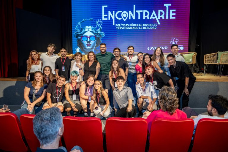 “Ser joven es atreverse”, aseguró Fernanda Alonso en la presentación del libro “Encontrarte”