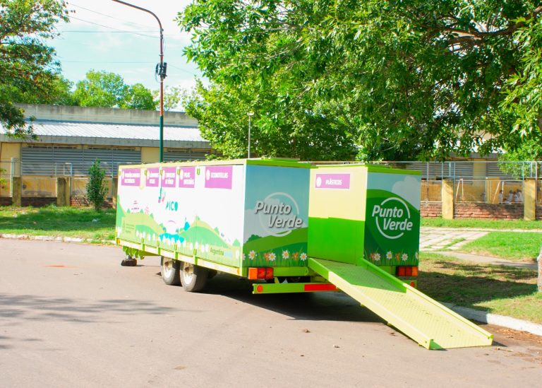 El Punto Verde Móvil pasó por Indios Ranqueles y sumó a la comunidad al reciclaje