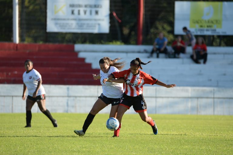 Provincial Femenino: Costa lo dio vuelta y arrancó ganando