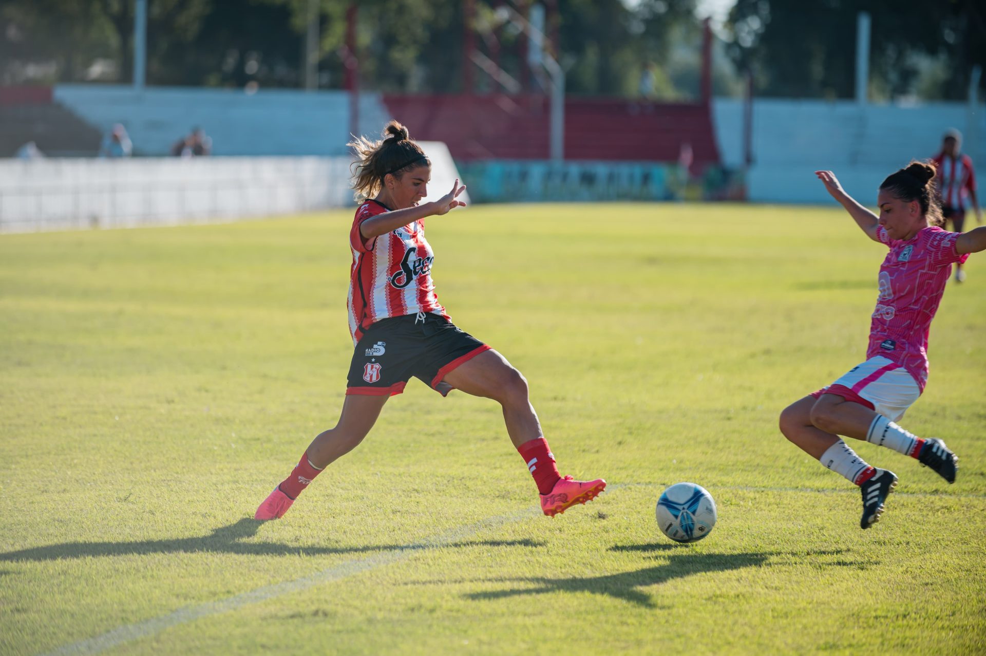 Provincial de Fútbol Femenino: Costa Brava venció a Mac Allister en un partidazo y se quedó con la punta