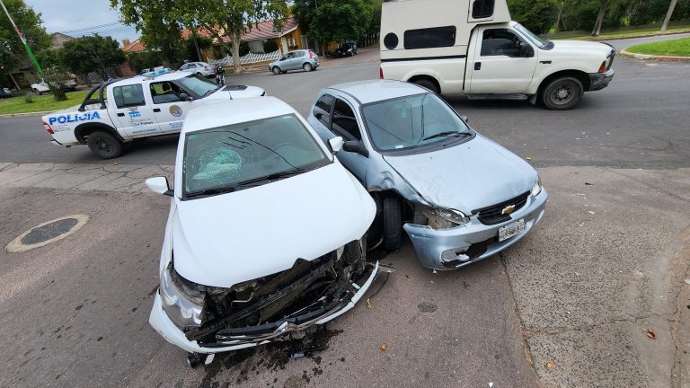Choque en Avenida San Martín y calle 31: una conductora asistida por el SEM