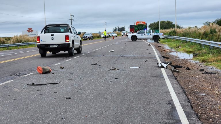 Colisión entre camiones en Ruta 1 y Ruta 4: un conductor hospitalizado