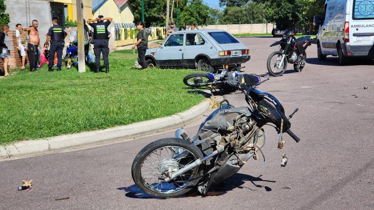 Fuerte choque entre motos en calle 28 y 113: dos hospitalizados