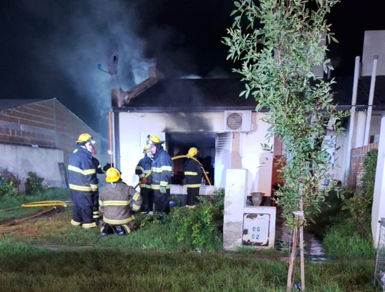 Explosión e incendio en Ingeniero Luiggi: un joven hospitalizado