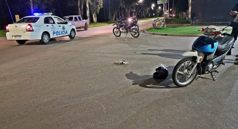 Colisión entre motocicletas en calle 1 y 44: una persona trasladada al hospital