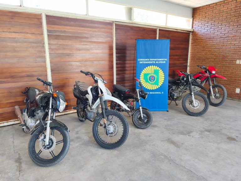Allanamientos en Intendente Alvear: secuestraron motos por maniobras peligrosas y ruidos molestos