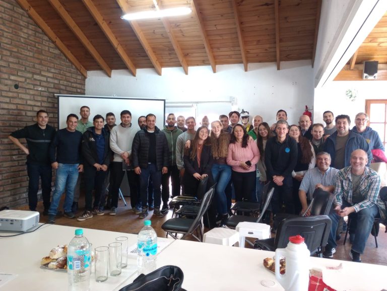 Trabajo capacitó sobre técnicas para el montaje y uso de escenarios