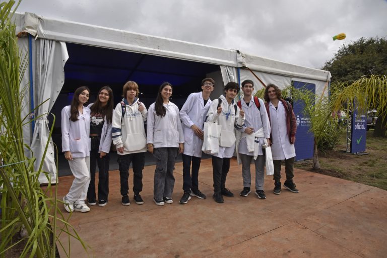 Conocer, participar y aprender: jóvenes piquenses se sumaron a la experiencia ExpoPyMEs 2025