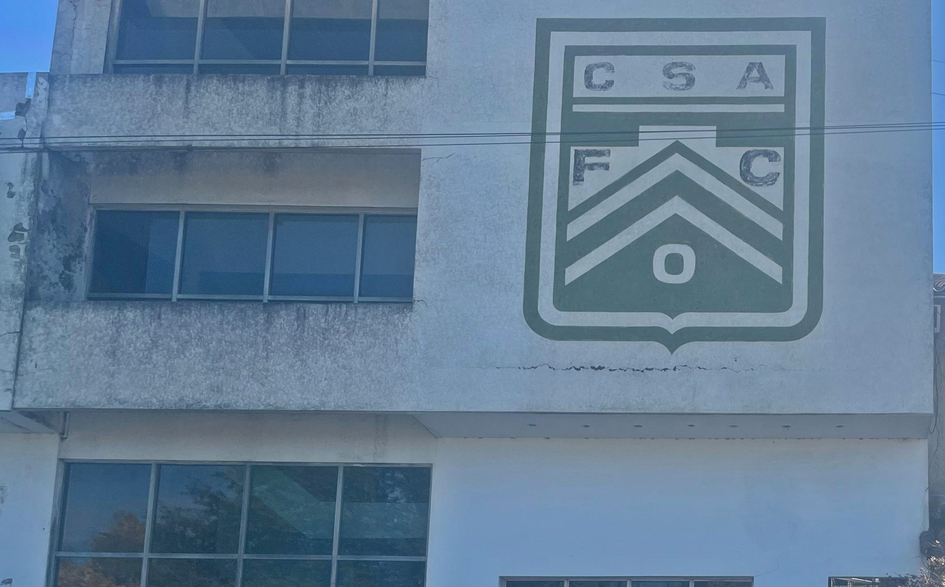 Rápida acción policial permite esclarecer robo y daños en la sede del Club Ferro de Intendente Alvear