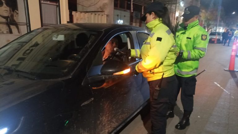 Operativos de control en La Pampa durante fin de semana largo: 13 positivos en alcoholemia y un conductor profesional inhabilitado