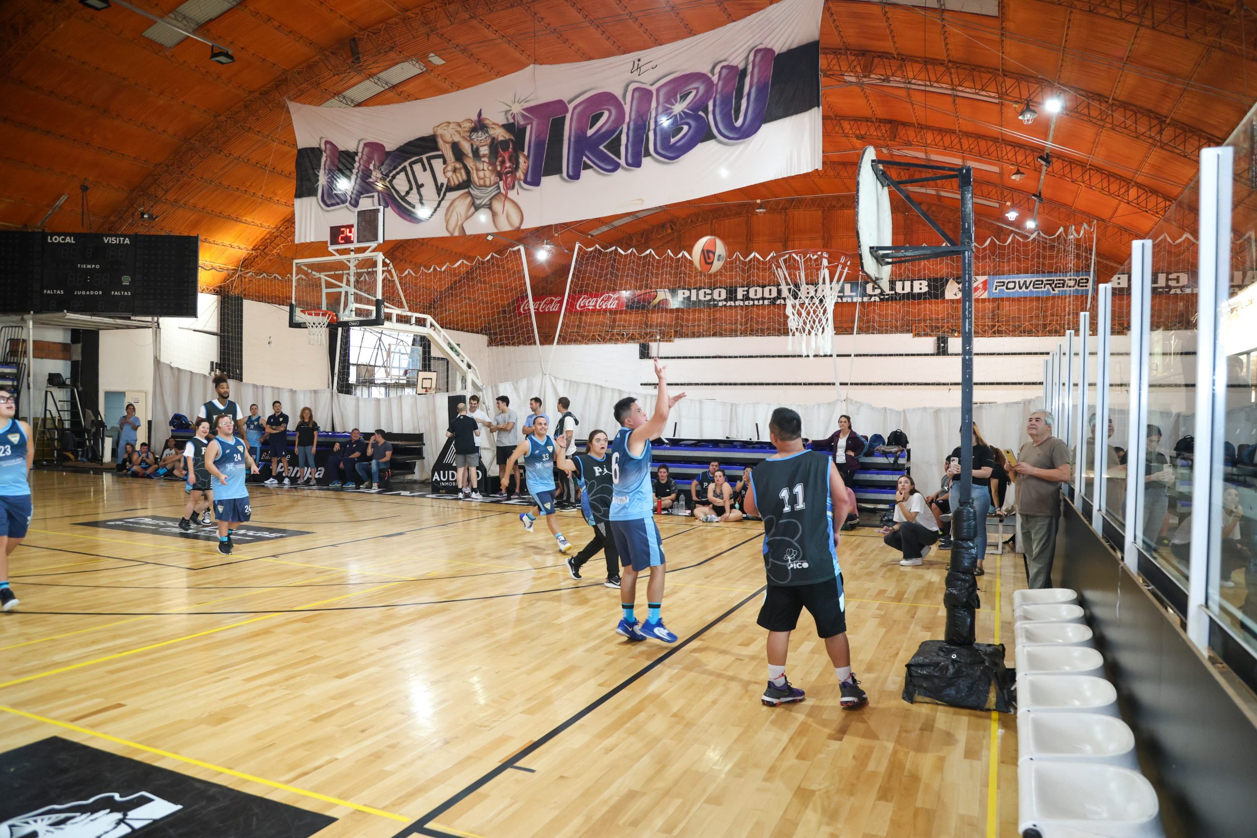 Equipo de básquet inclusivo